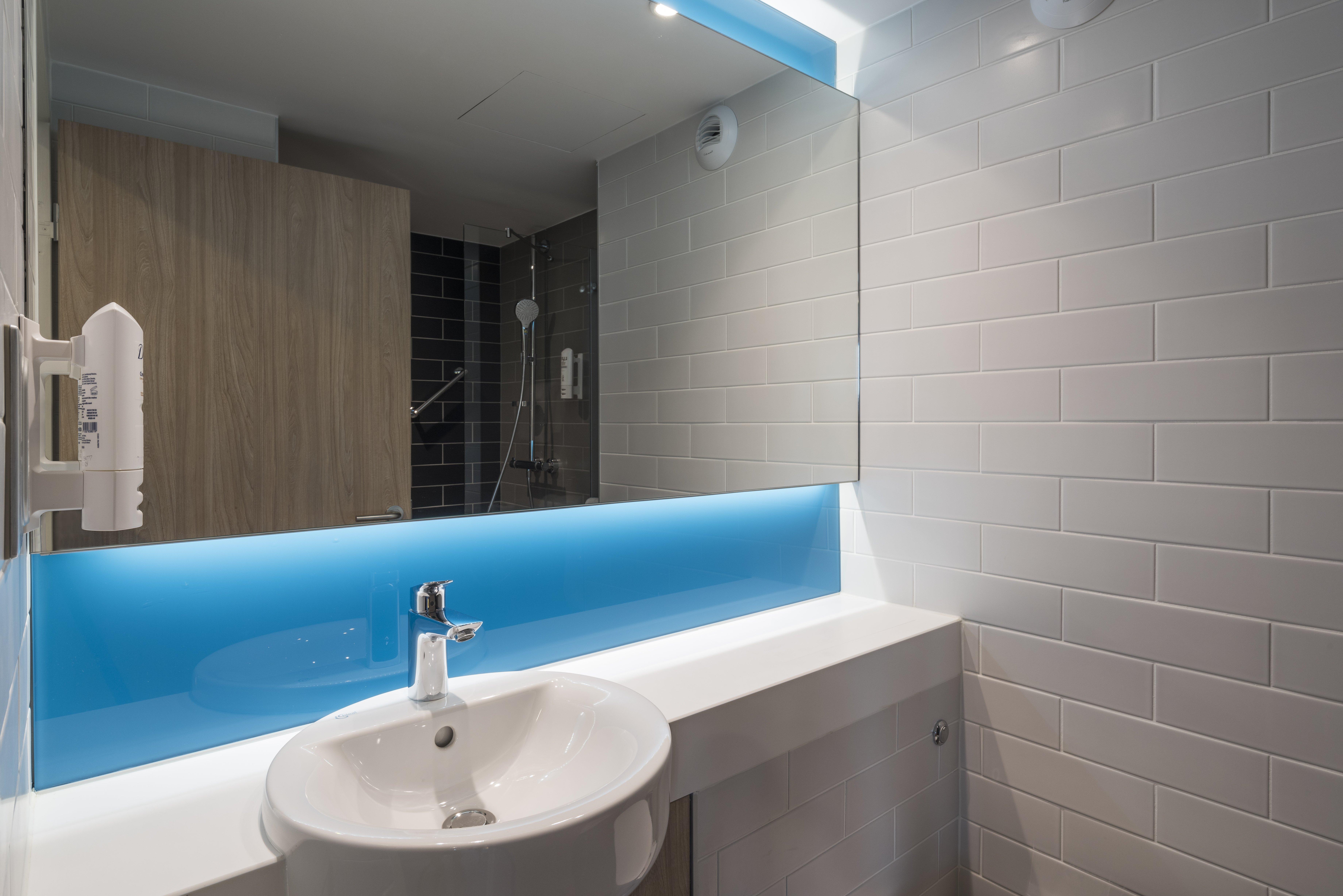 Holiday Inn Express - Paris - Cdg Airport By Ihg Roissy-en-France Exteriör bild
