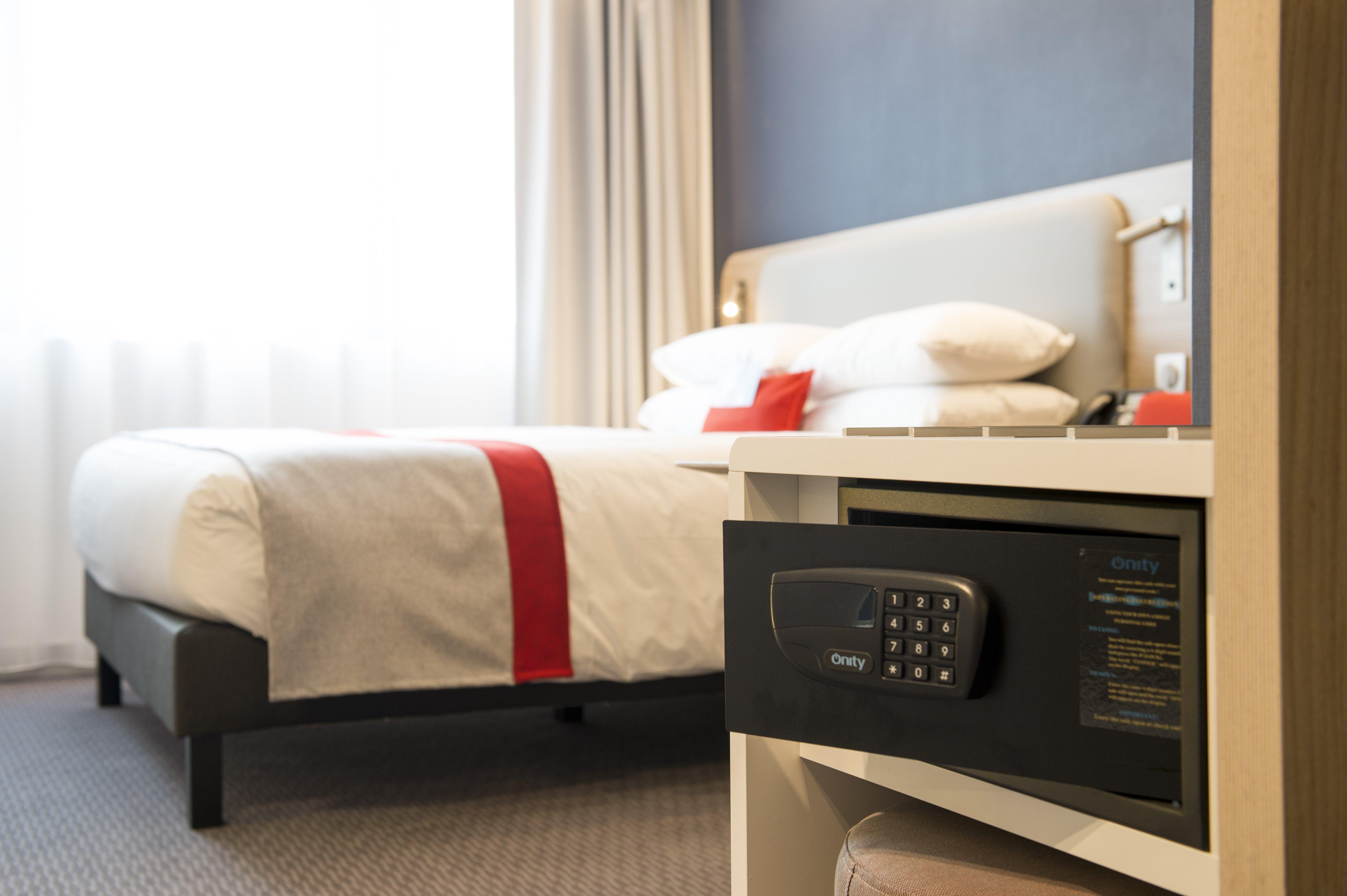 Holiday Inn Express - Paris - Cdg Airport By Ihg Roissy-en-France Exteriör bild