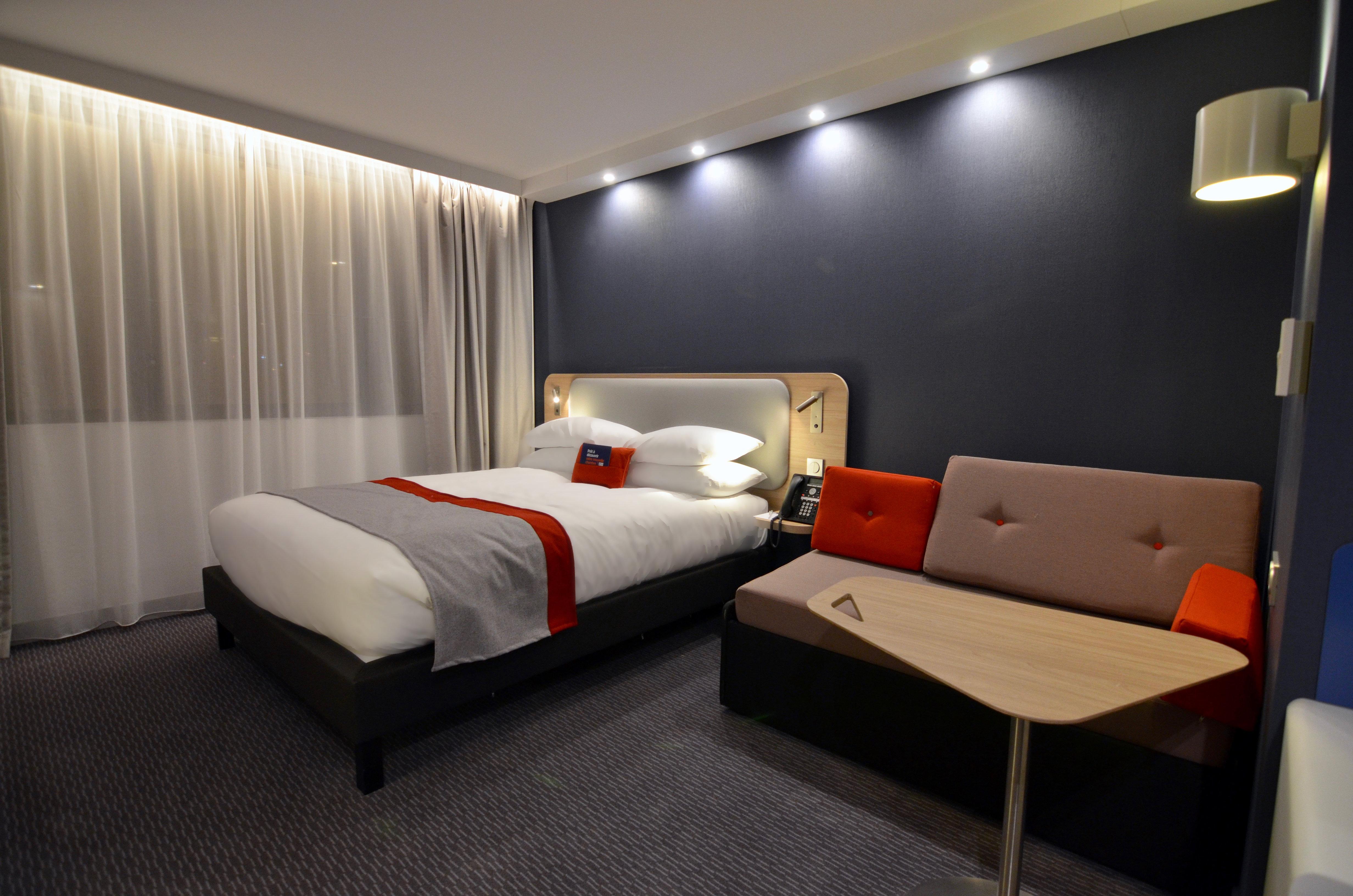 Holiday Inn Express - Paris - Cdg Airport By Ihg Roissy-en-France Exteriör bild
