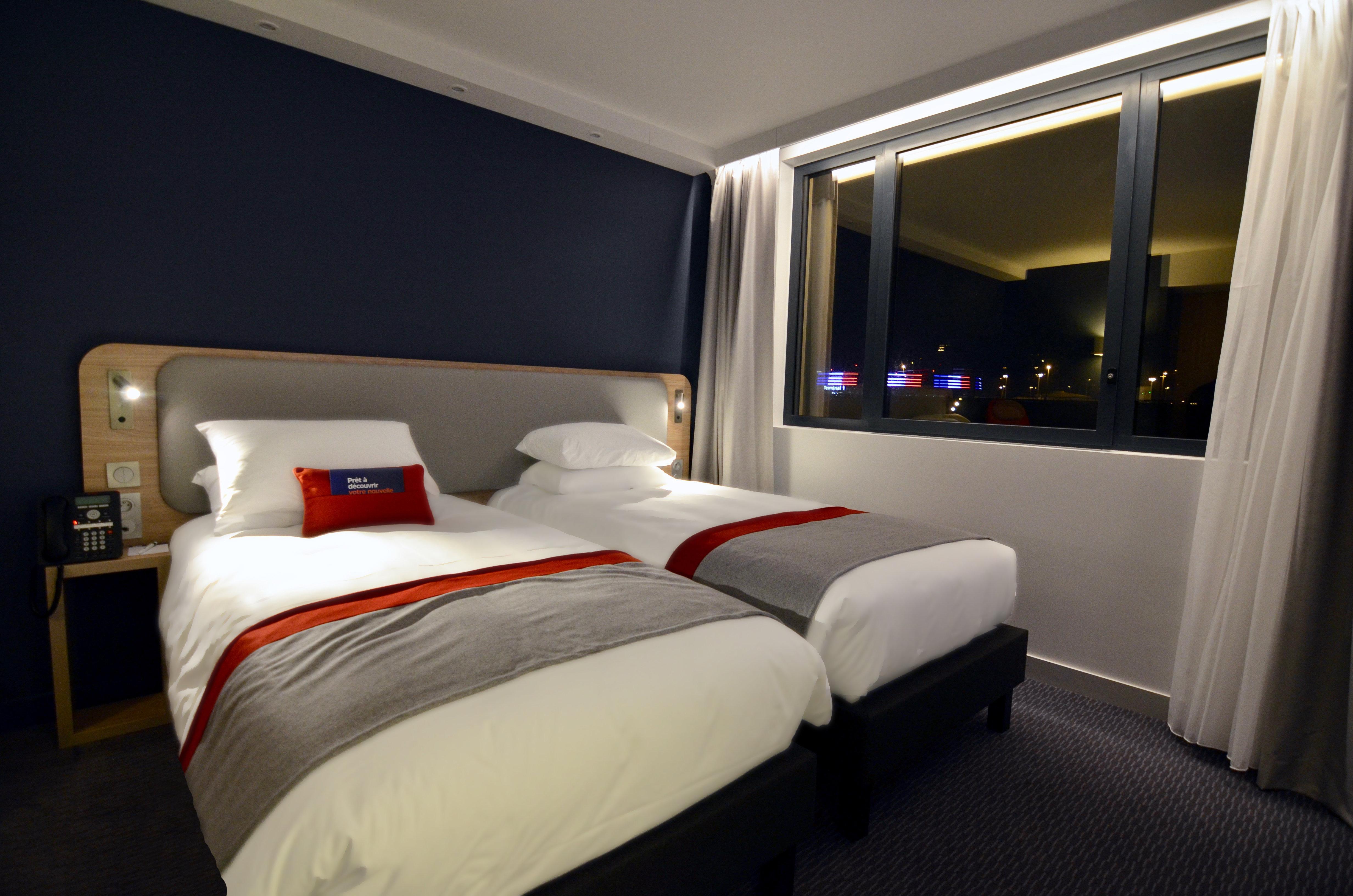 Holiday Inn Express - Paris - Cdg Airport By Ihg Roissy-en-France Exteriör bild