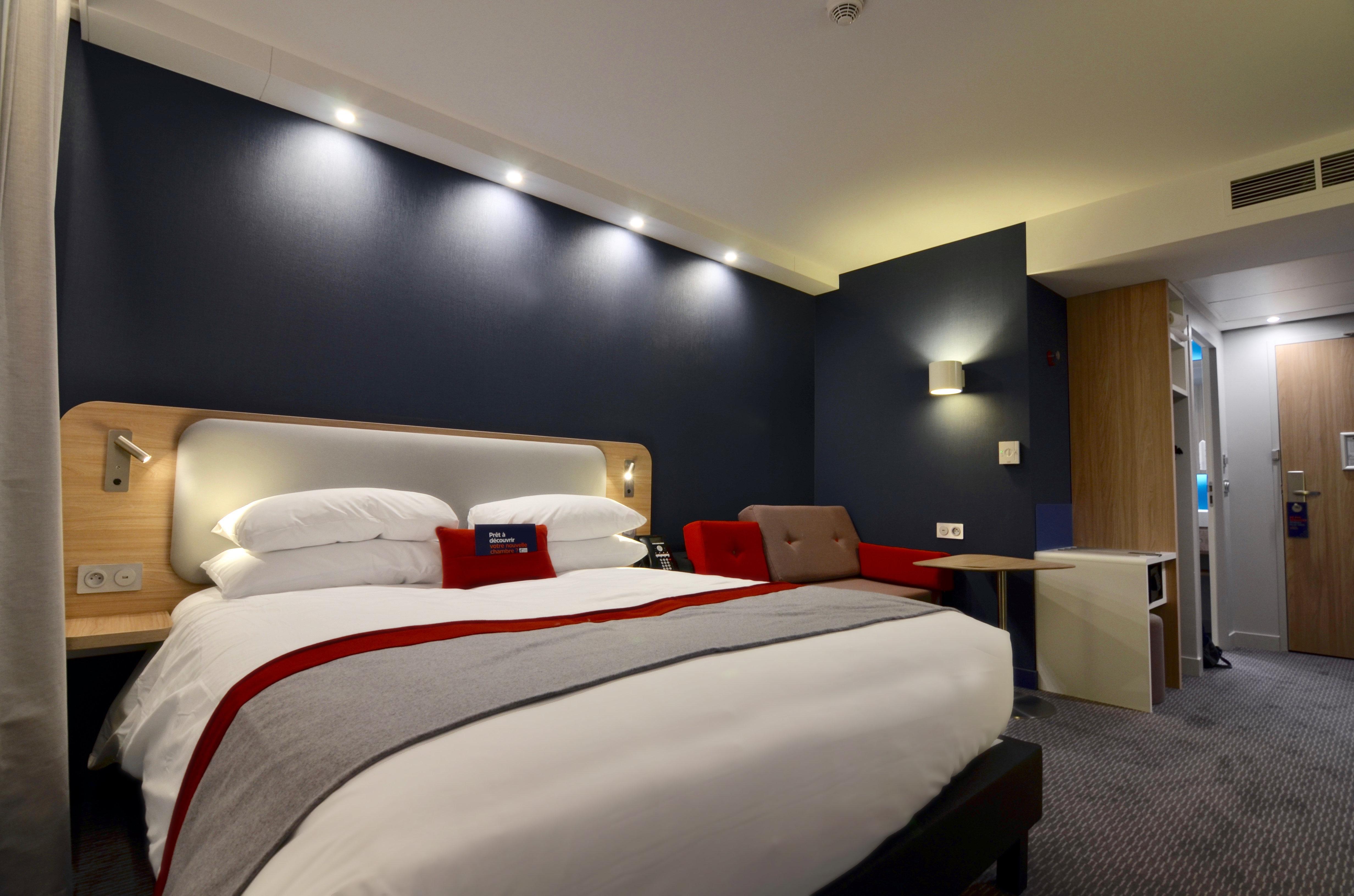 Holiday Inn Express - Paris - Cdg Airport By Ihg Roissy-en-France Exteriör bild