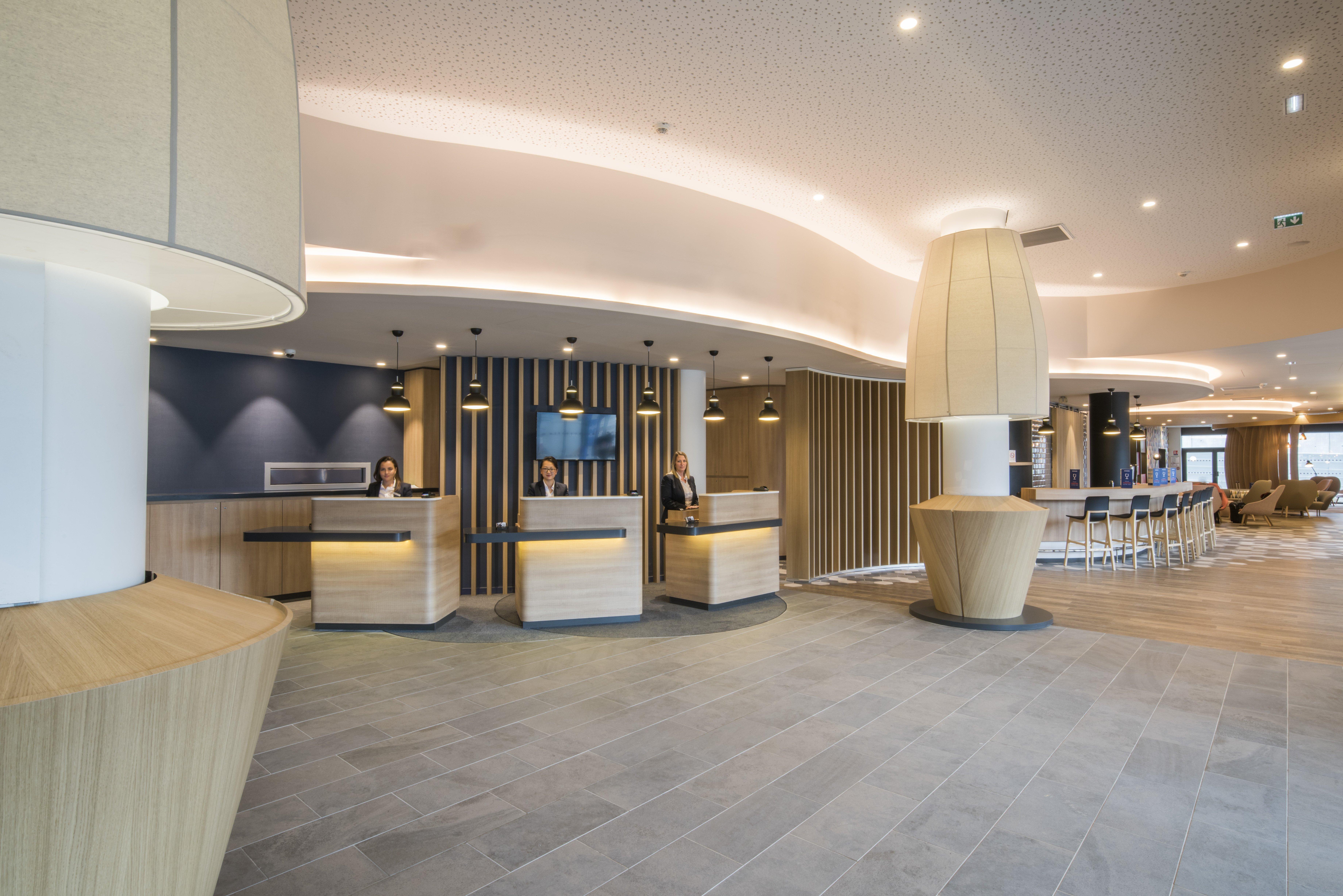 Holiday Inn Express - Paris - Cdg Airport By Ihg Roissy-en-France Exteriör bild