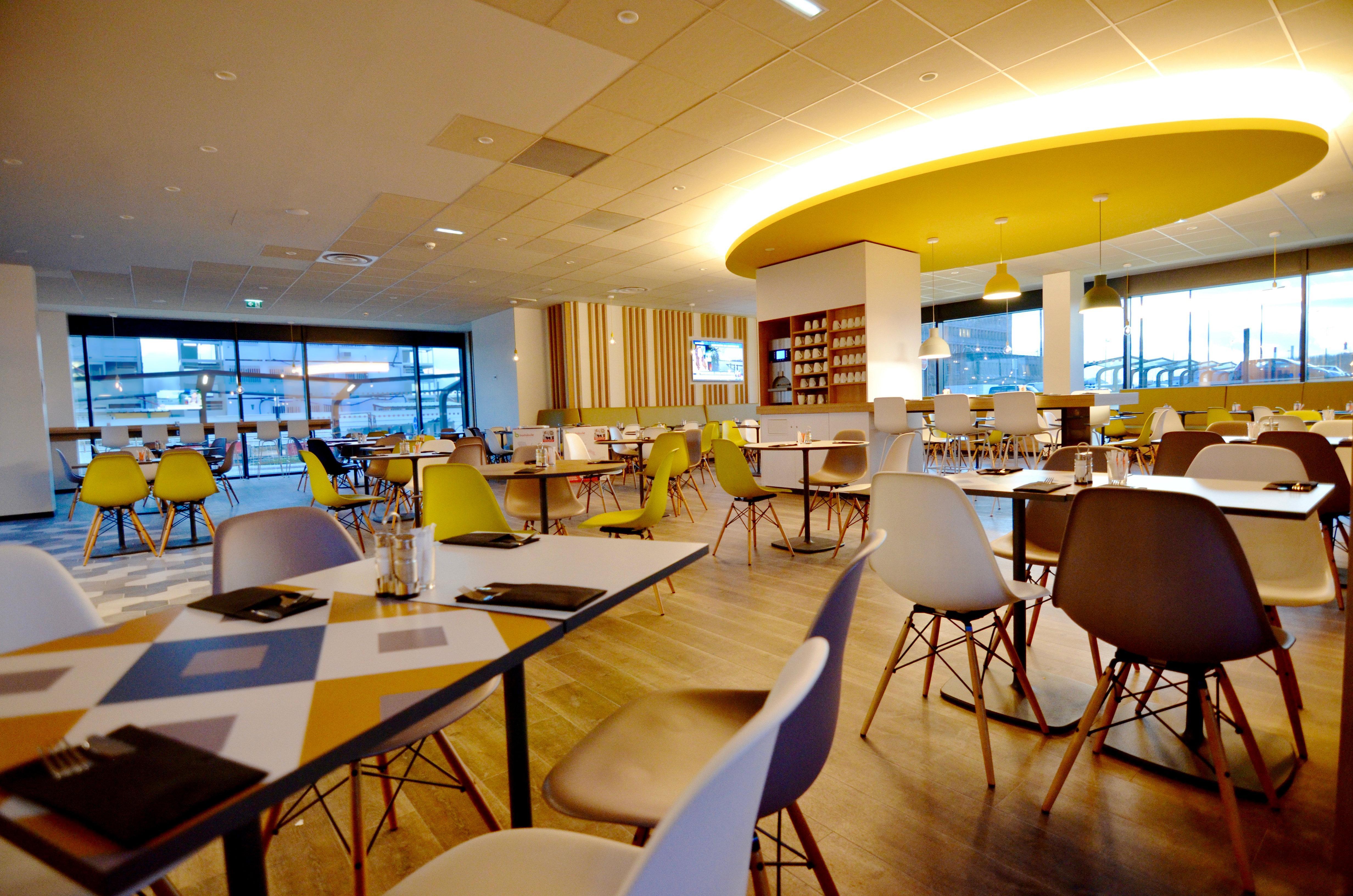 Holiday Inn Express - Paris - Cdg Airport By Ihg Roissy-en-France Exteriör bild