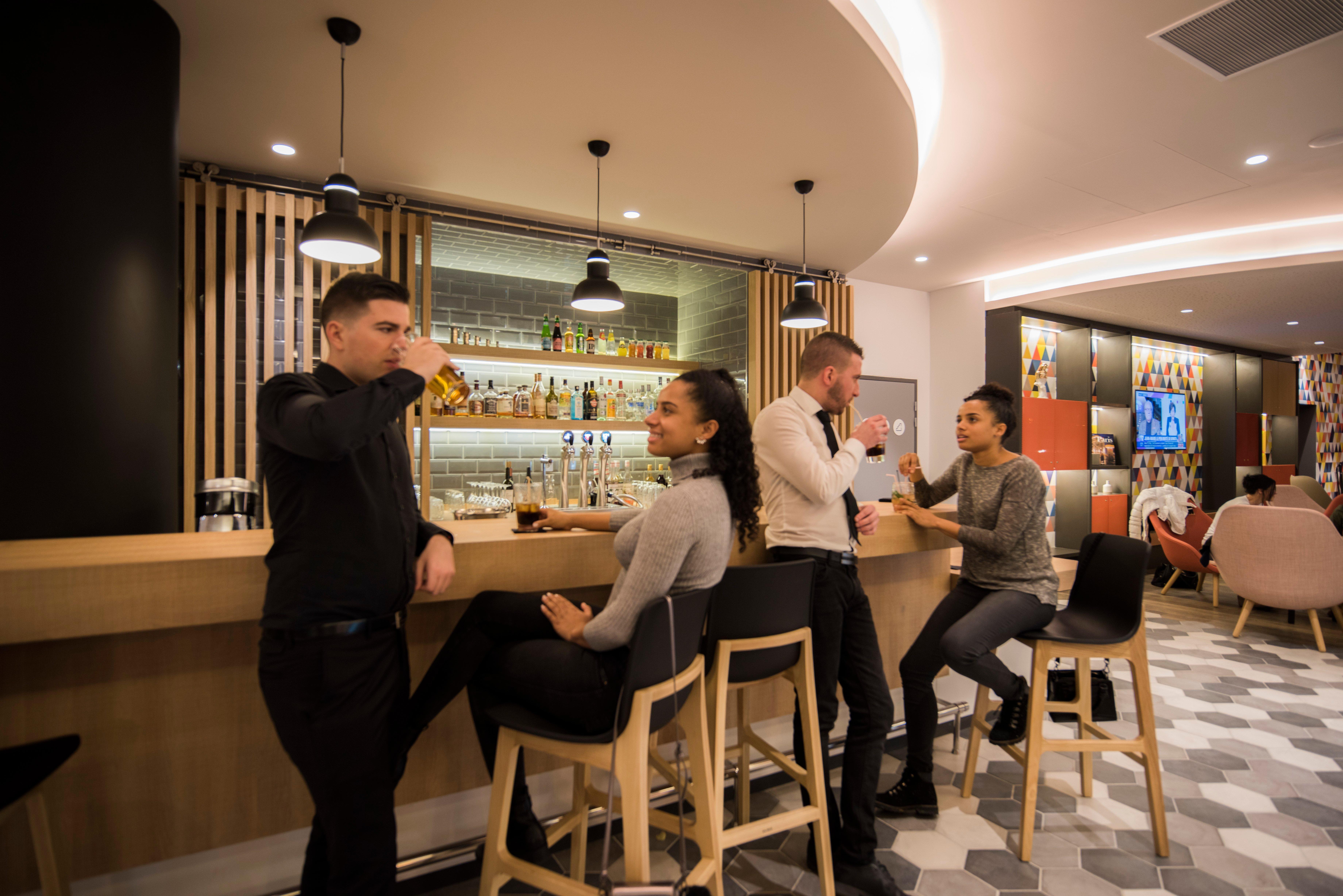 Holiday Inn Express - Paris - Cdg Airport By Ihg Roissy-en-France Exteriör bild
