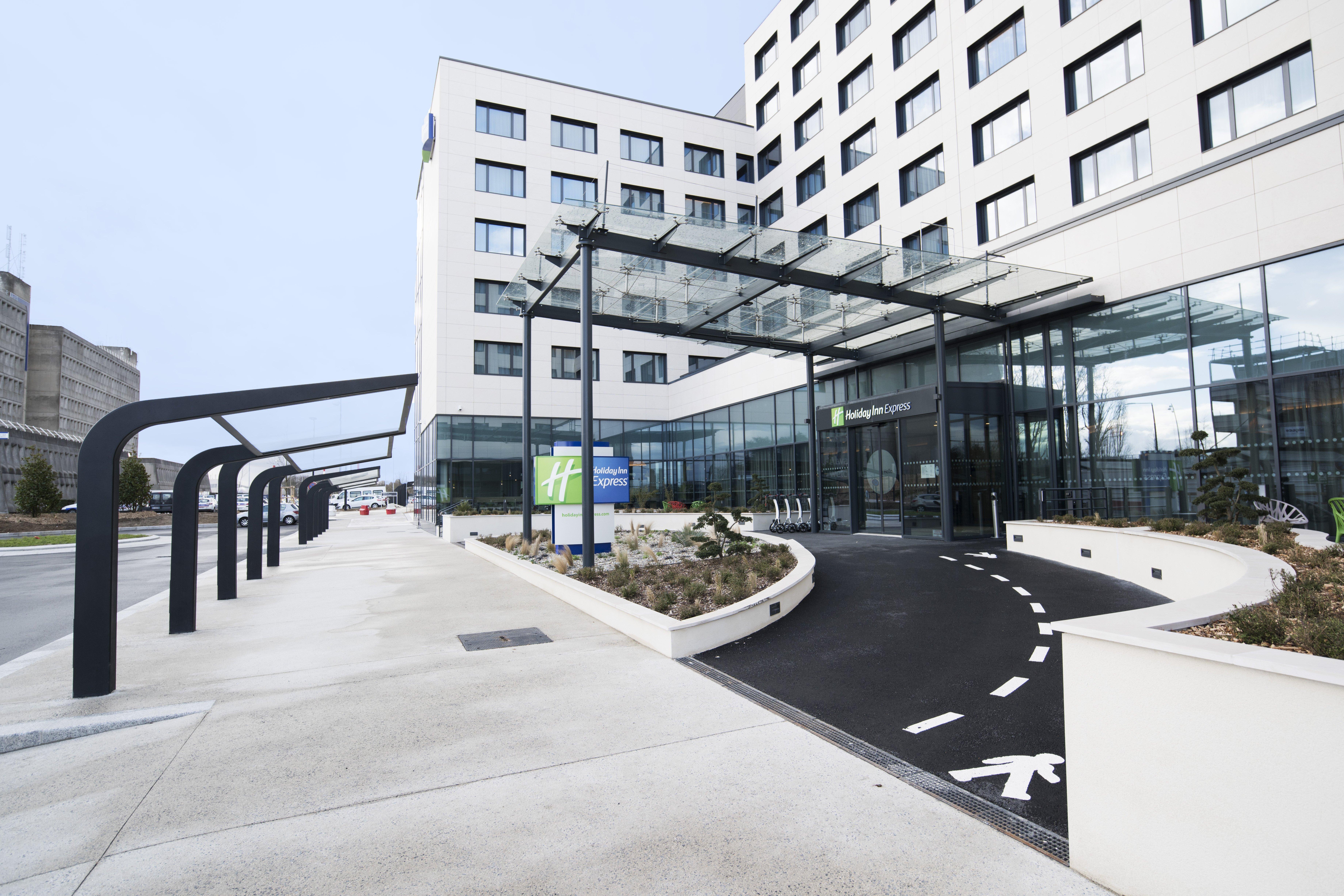 Holiday Inn Express - Paris - Cdg Airport By Ihg Roissy-en-France Exteriör bild