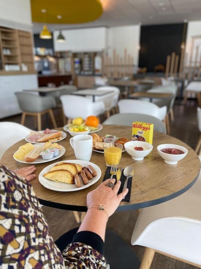 Holiday Inn Express - Paris - Cdg Airport By Ihg Roissy-en-France Exteriör bild