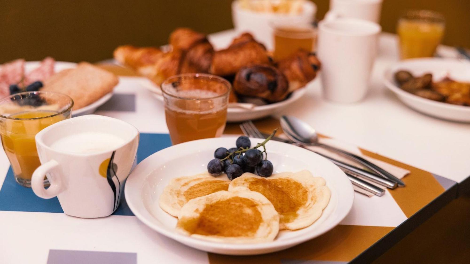 Holiday Inn Express - Paris - Cdg Airport By Ihg Roissy-en-France Exteriör bild