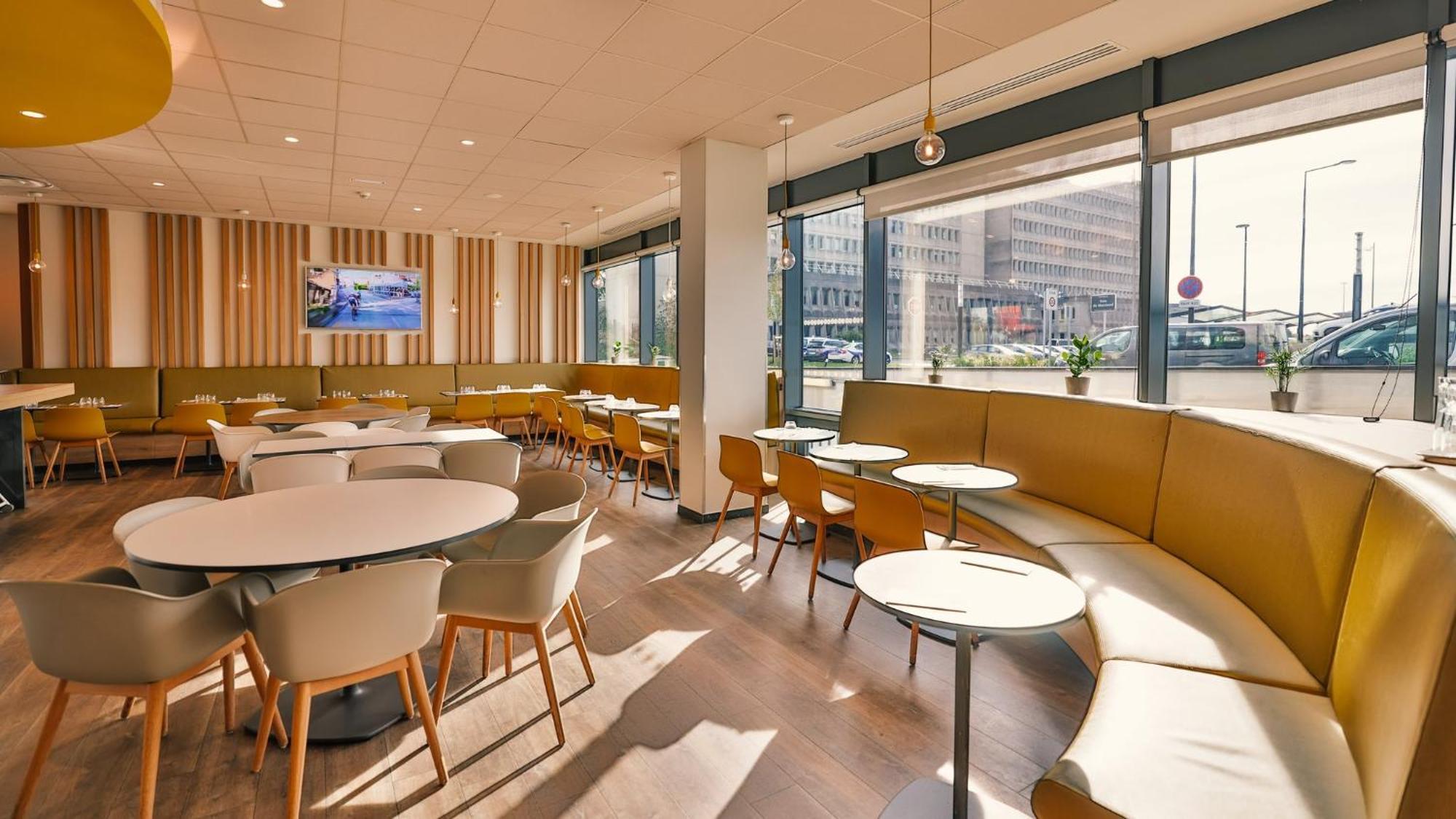 Holiday Inn Express - Paris - Cdg Airport By Ihg Roissy-en-France Exteriör bild